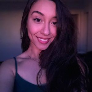 Meet your Posher, Stephanie!